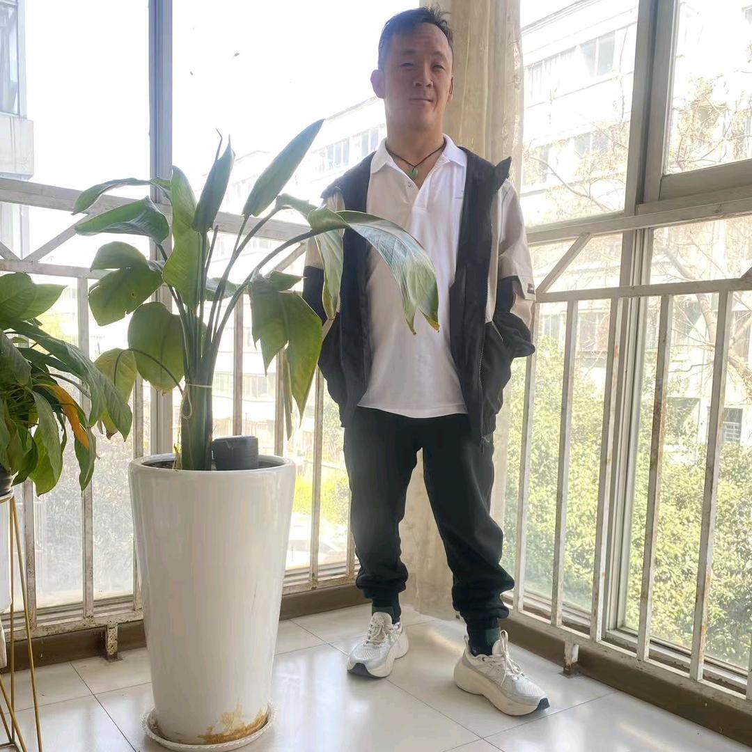 咬我 ，来咬我😂