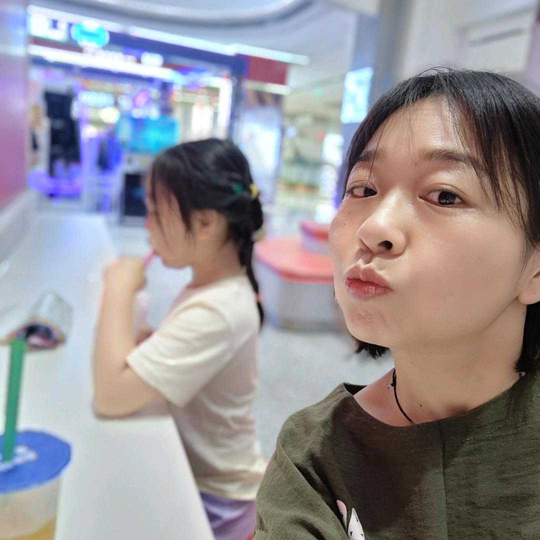 严肃女儿和爆笑老妈