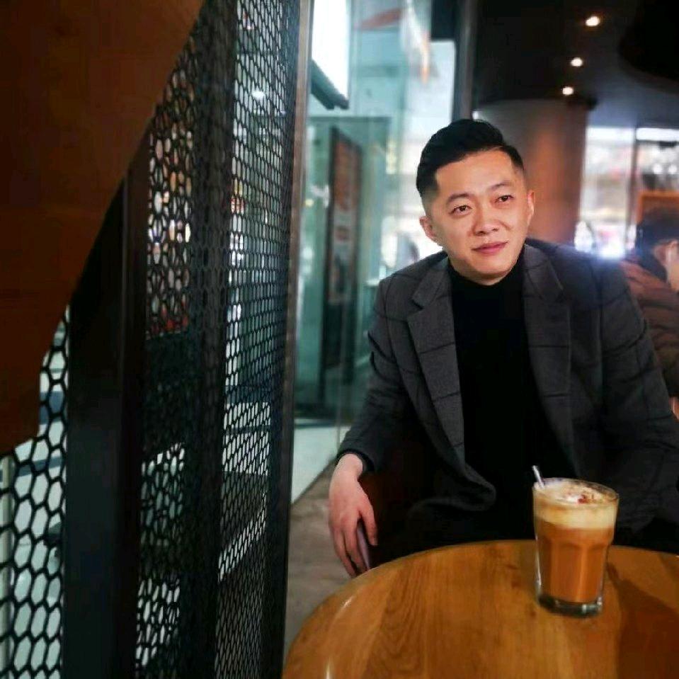 艺术总监舒玧畅