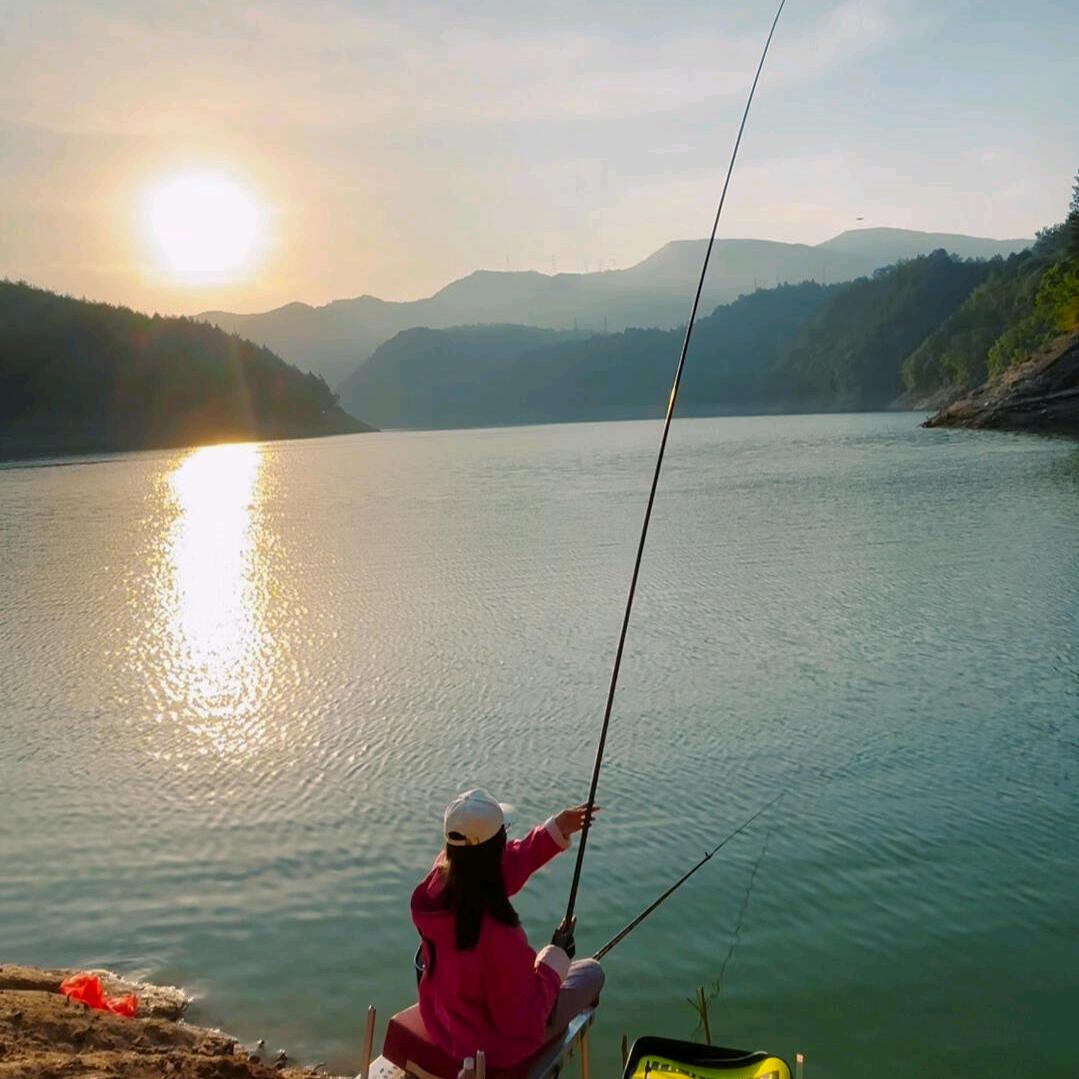 爱钓鱼的姑娘🎣