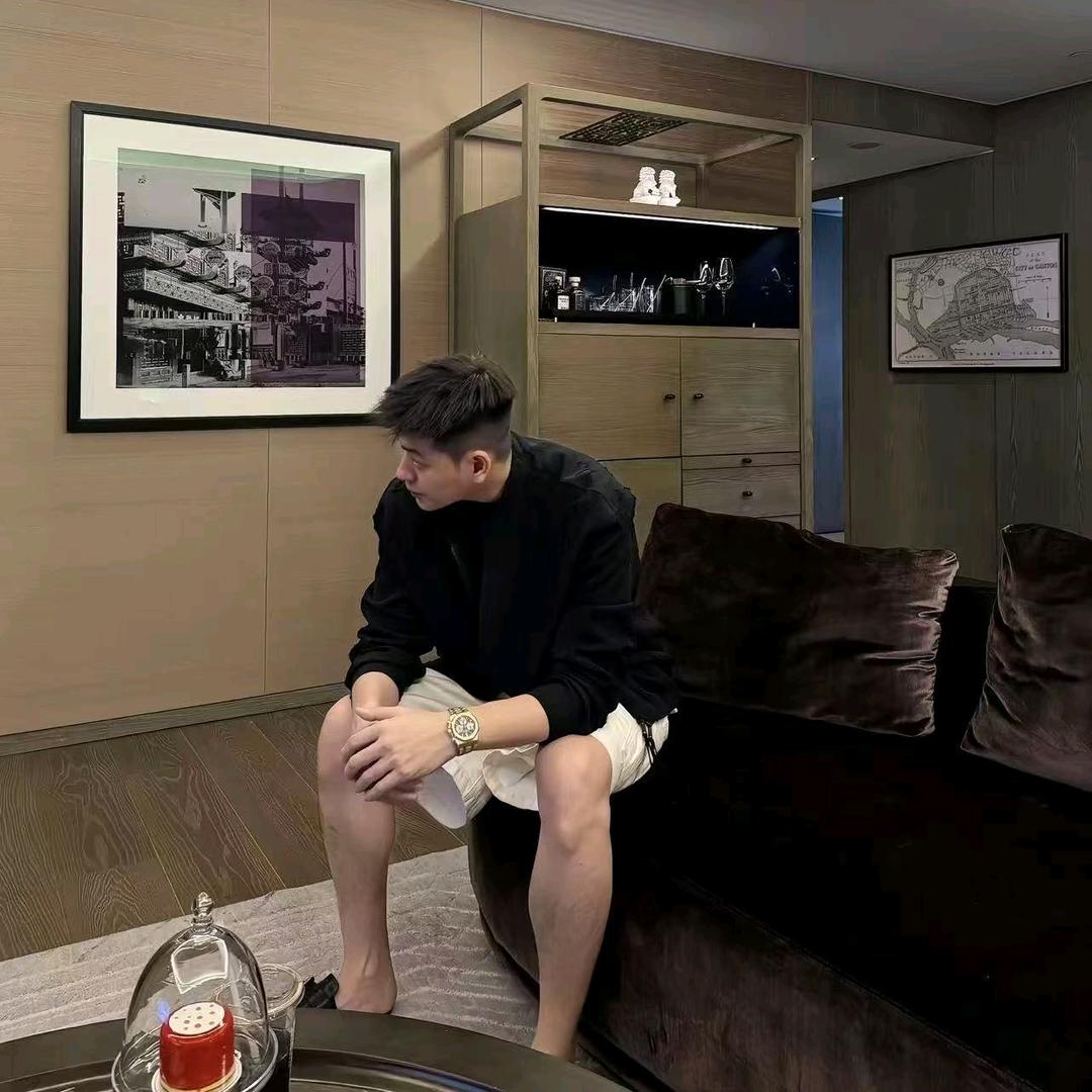 秦磊MBNL-F定制私服