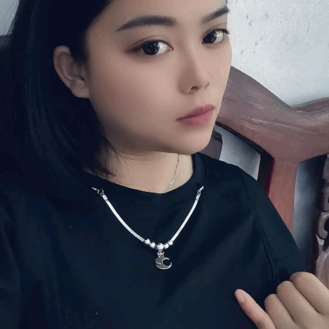 悦悦，望谟金鼎御府品牌童装