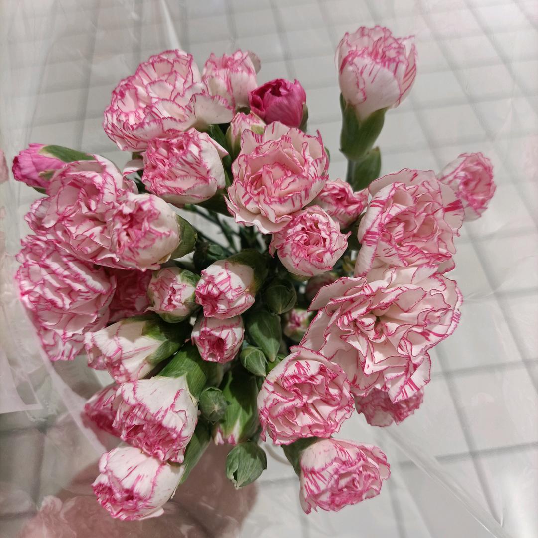 👧