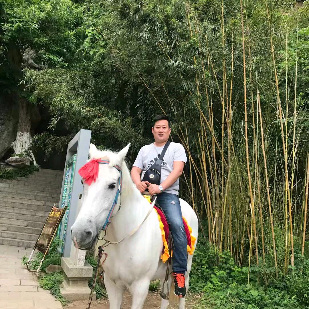 聚鼎八球台球俱乐部