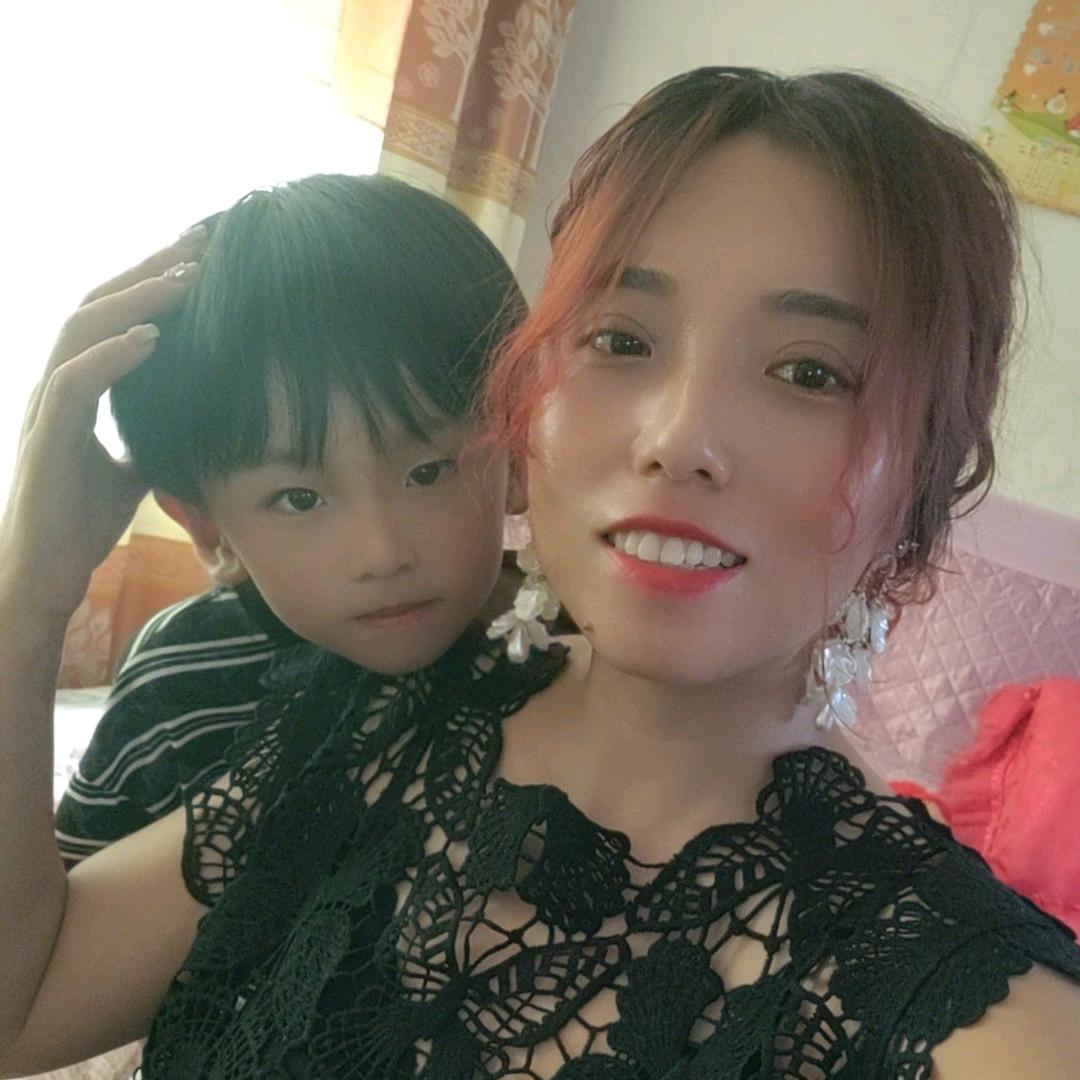 鲍牙妹