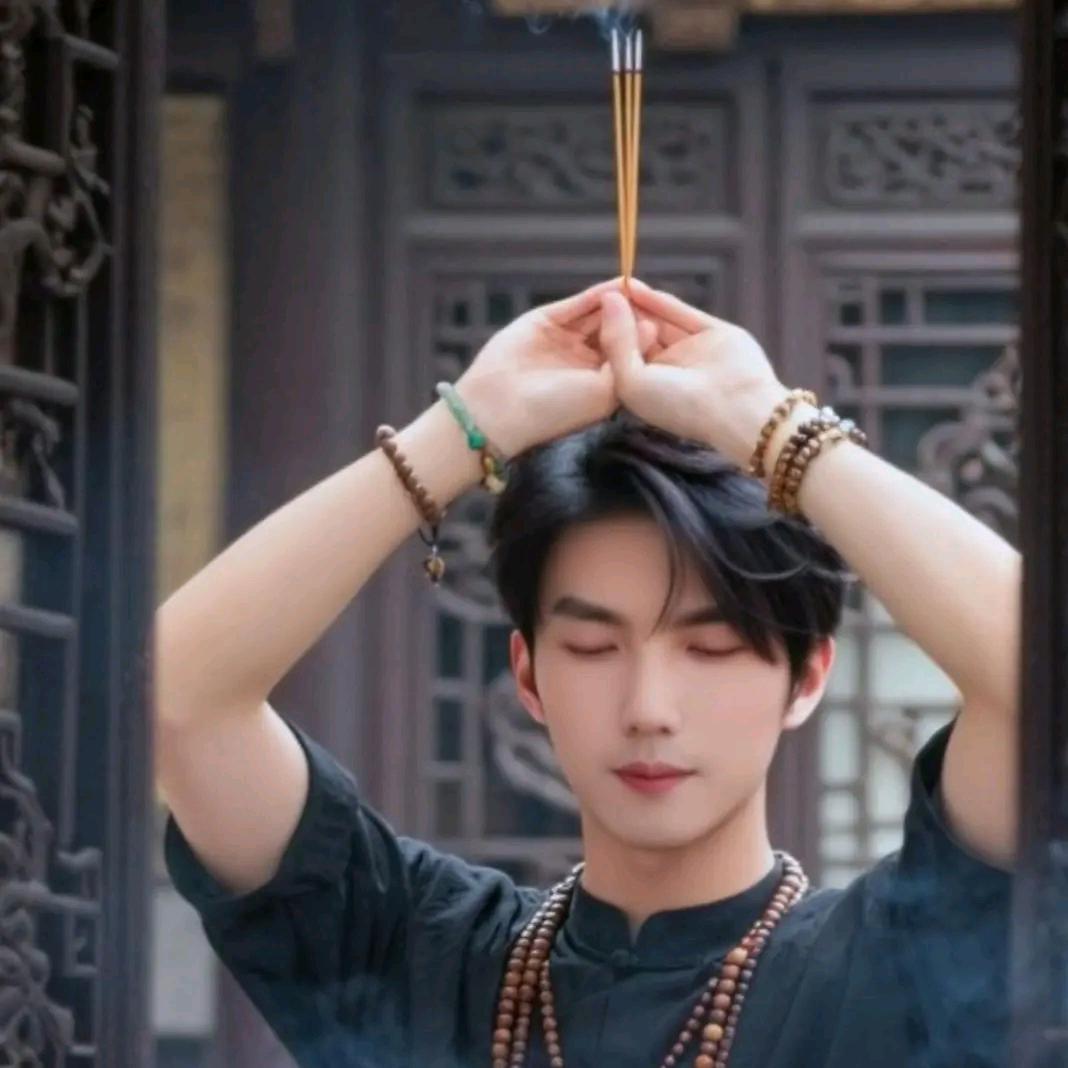 不  王  初  心