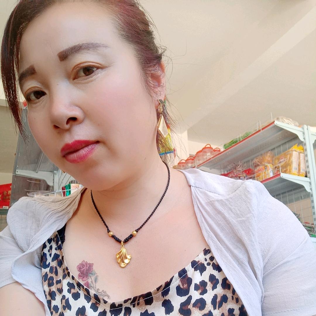 冷血⼳妹