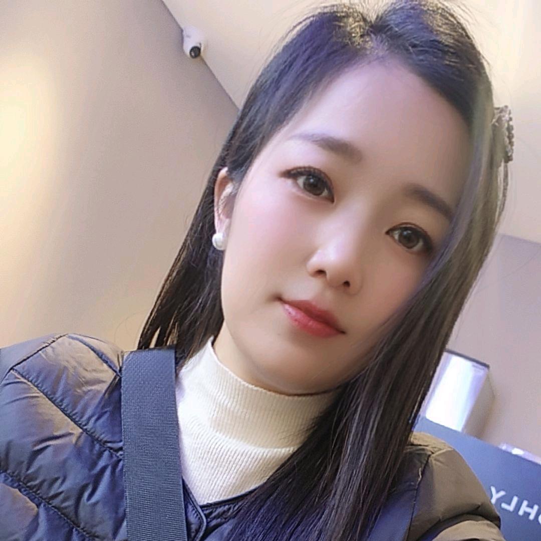八月