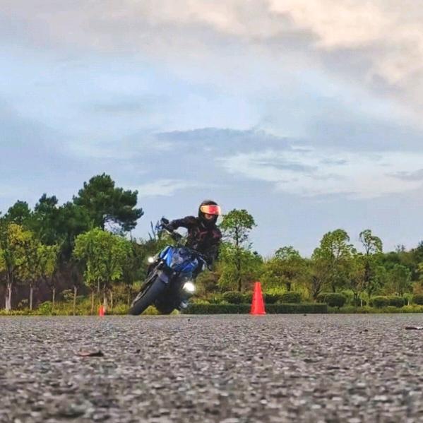 刘不住🏍️