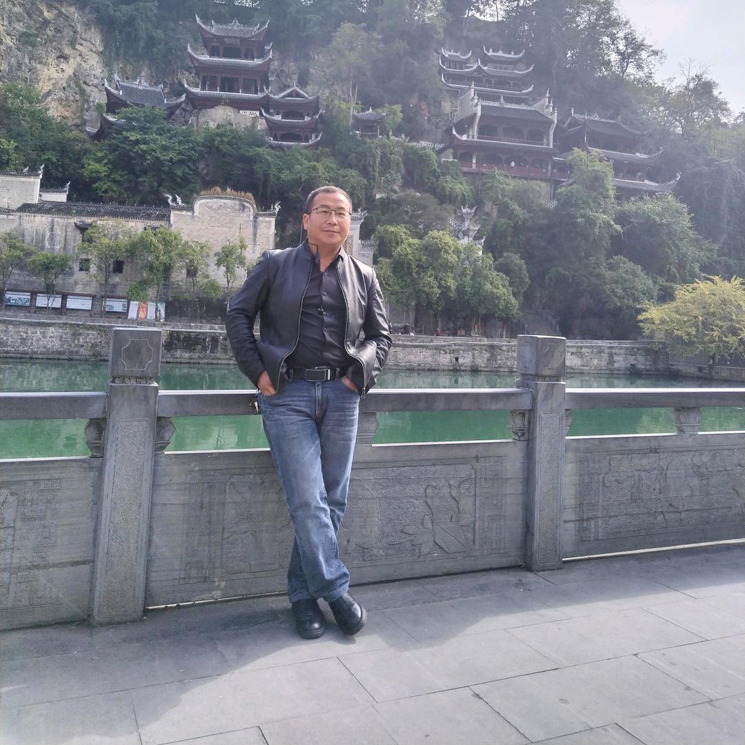 谎言的背后