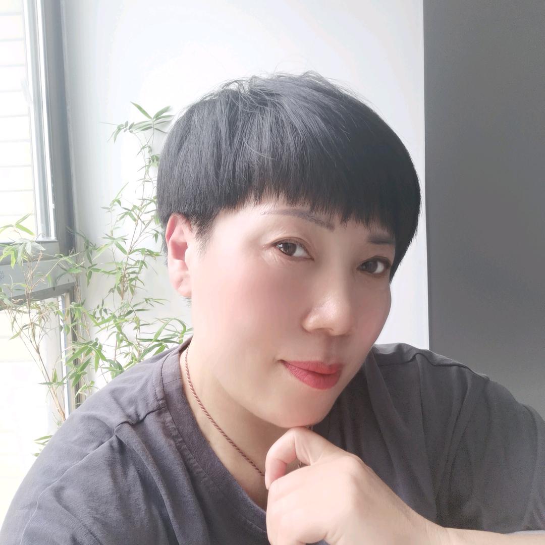芳芳.