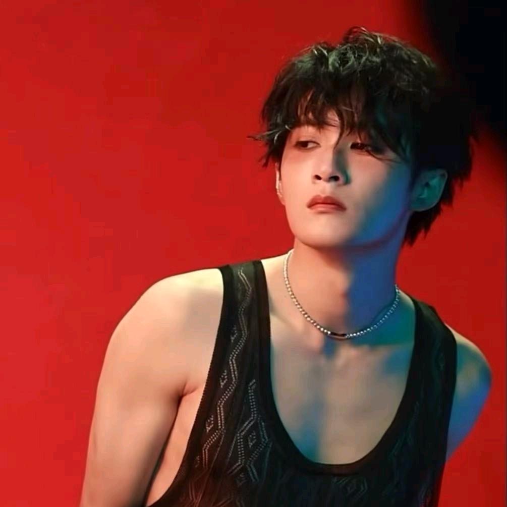 J-C-T爱心❤️小妖（见过帅气的他）