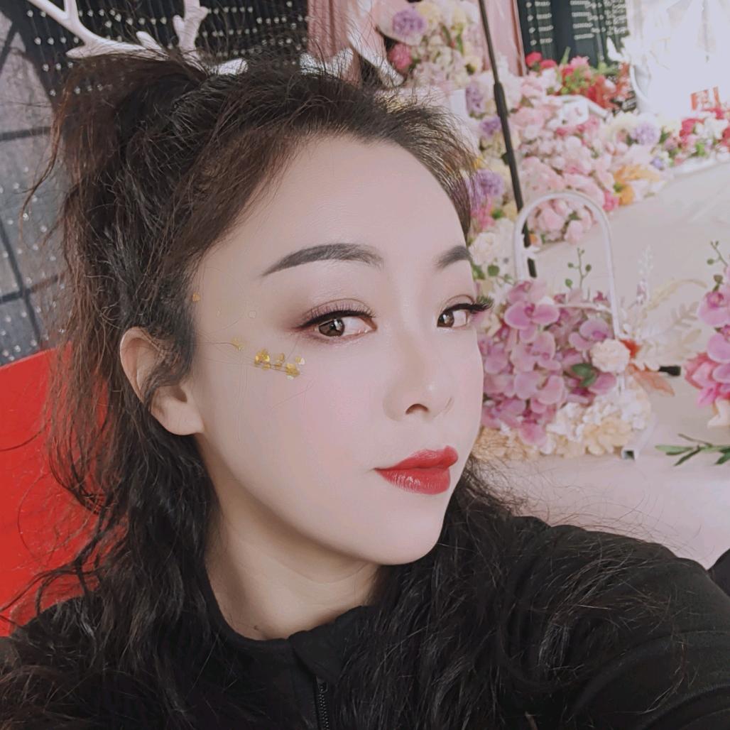 爱跳舞💃🏻的霞霞