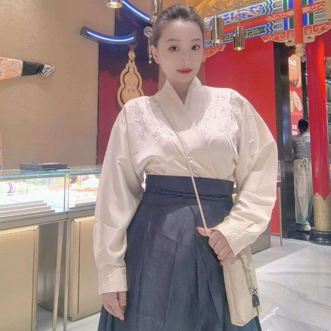 来黄金楼找小雪