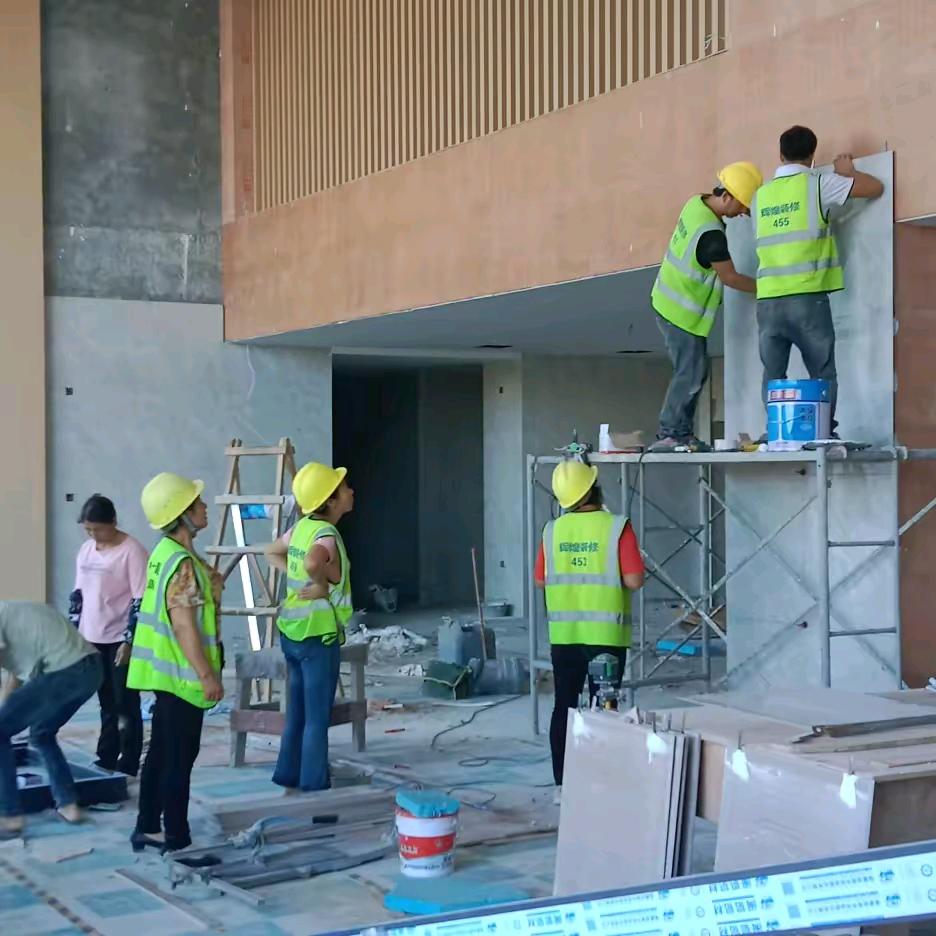 奔跑在路上的工程人