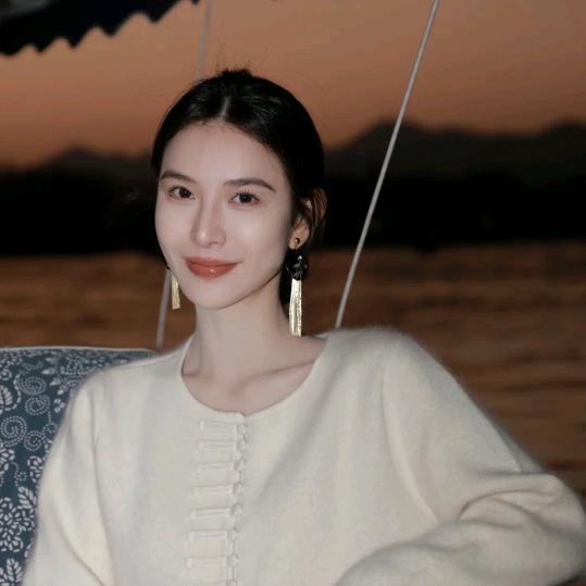 李星儿 穿搭推荐