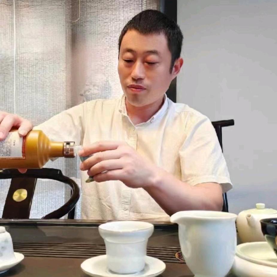 老酒天下博览馆-肖伟峰