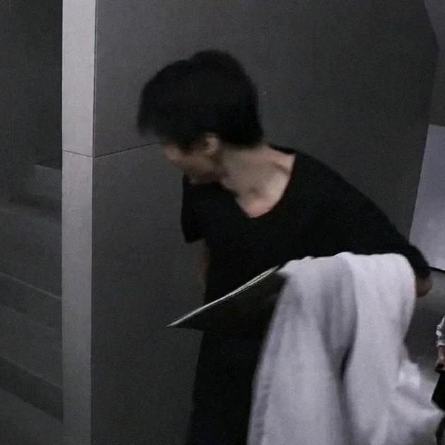 二一.