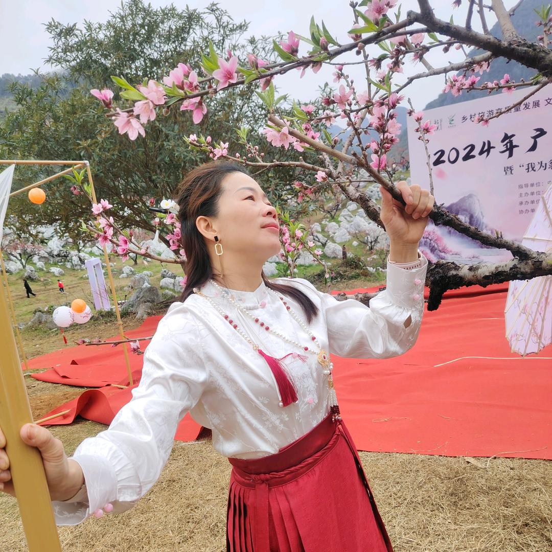 爱跳舞的钢琴吖