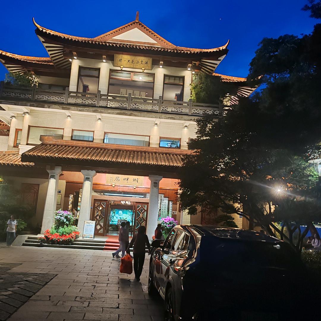 喜欢旅游的夫妇