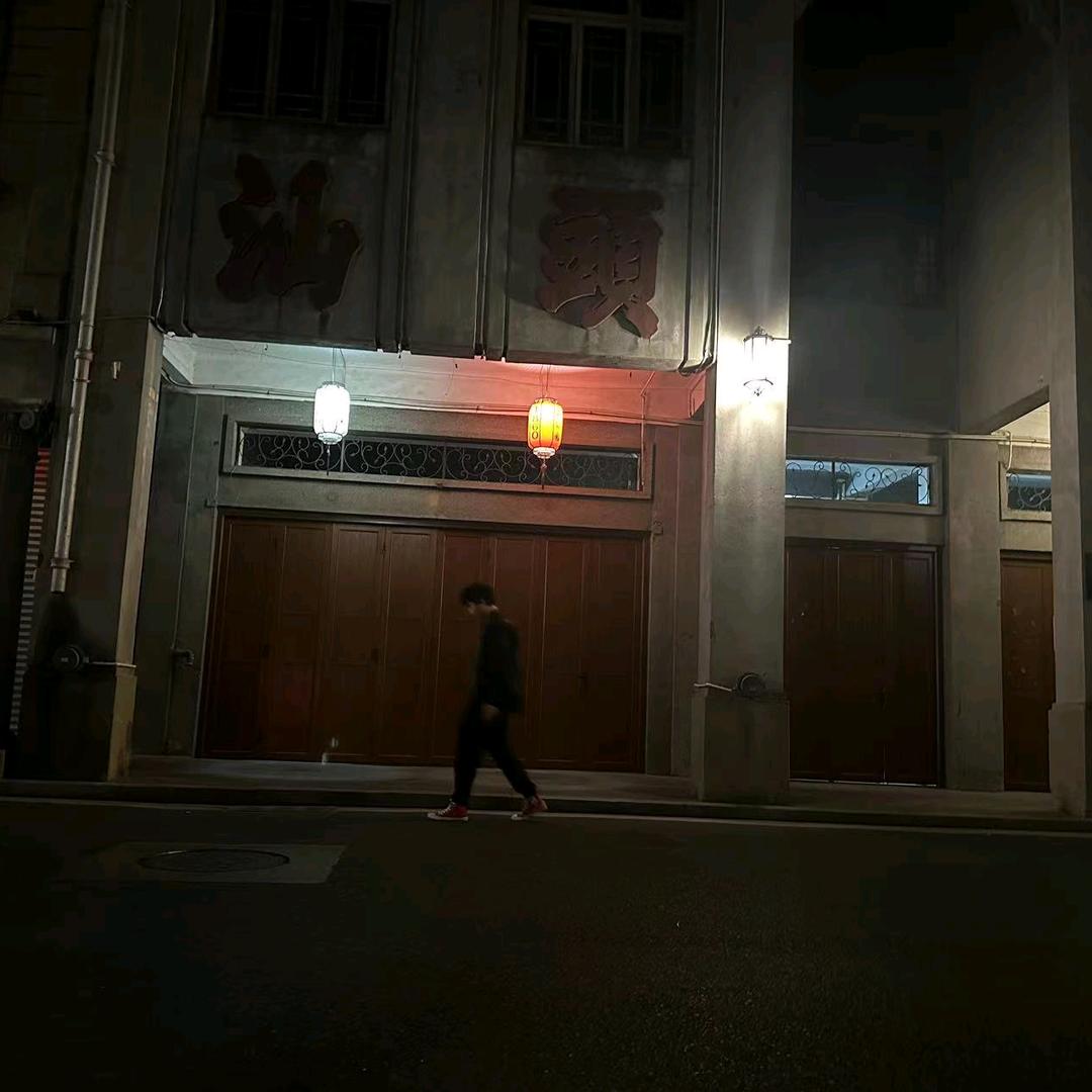 一直涂涂改改的小张