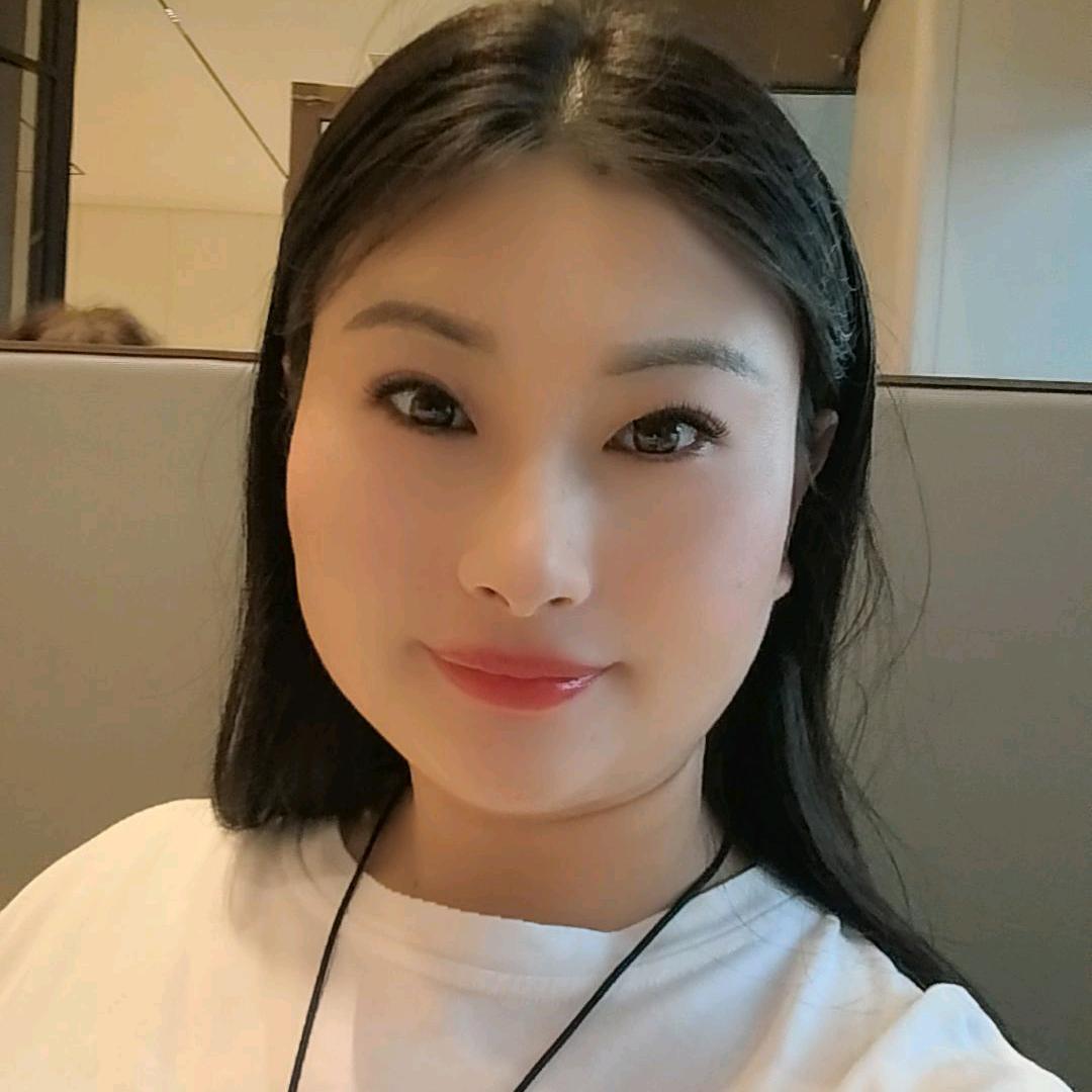 峨眉山导游小罗