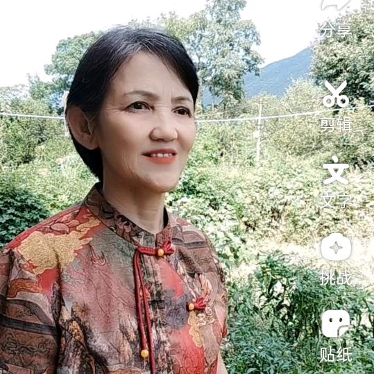 蓝天白云（睌7：20开播）