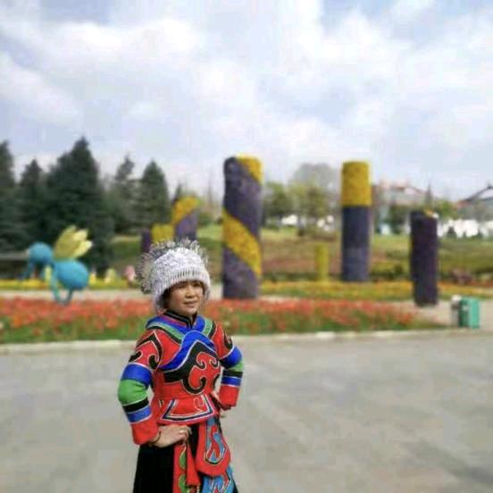 专研究头皮问题三十年生发乌发师