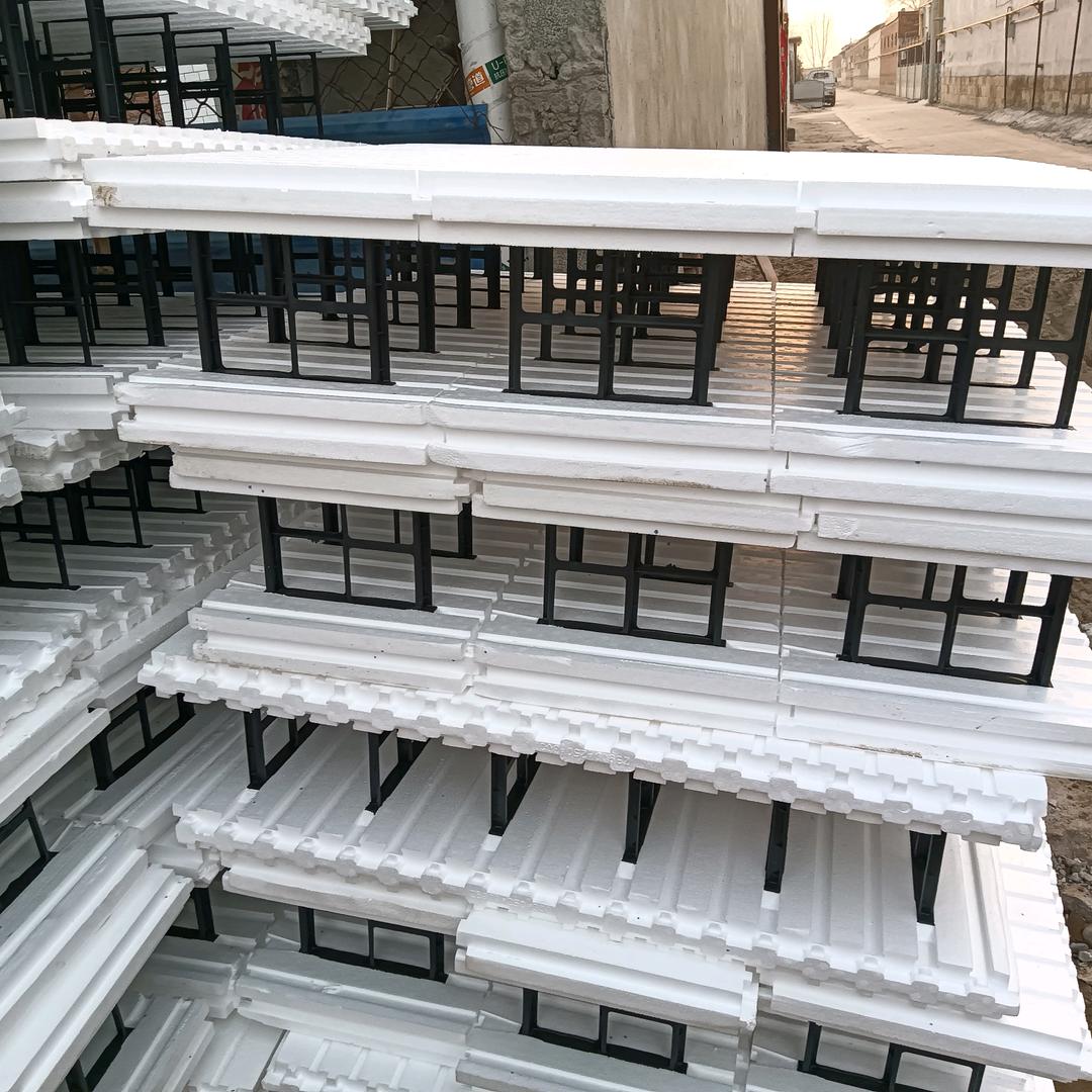 专业建筑支房顶的队伍