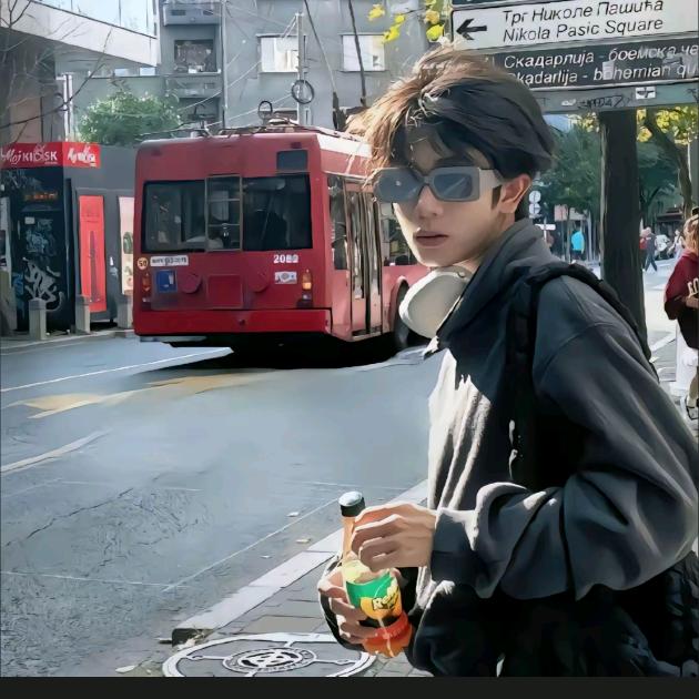 开TANK的小杰
