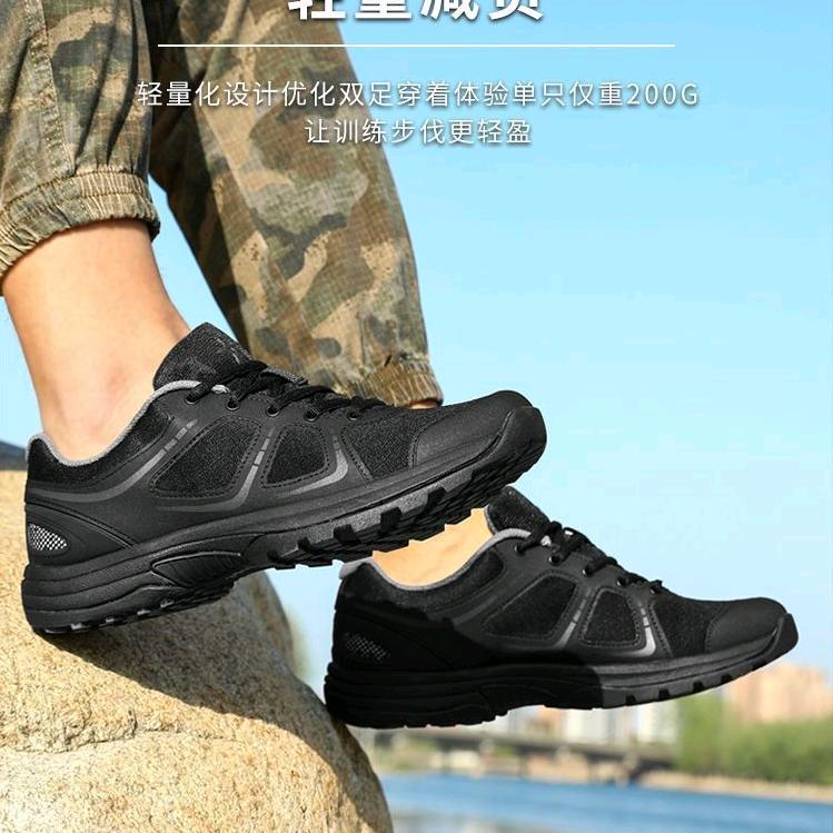 浩哥（军迷物资在橱窗）