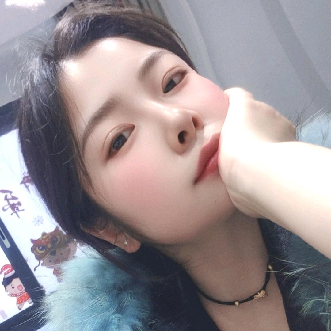 小何♛