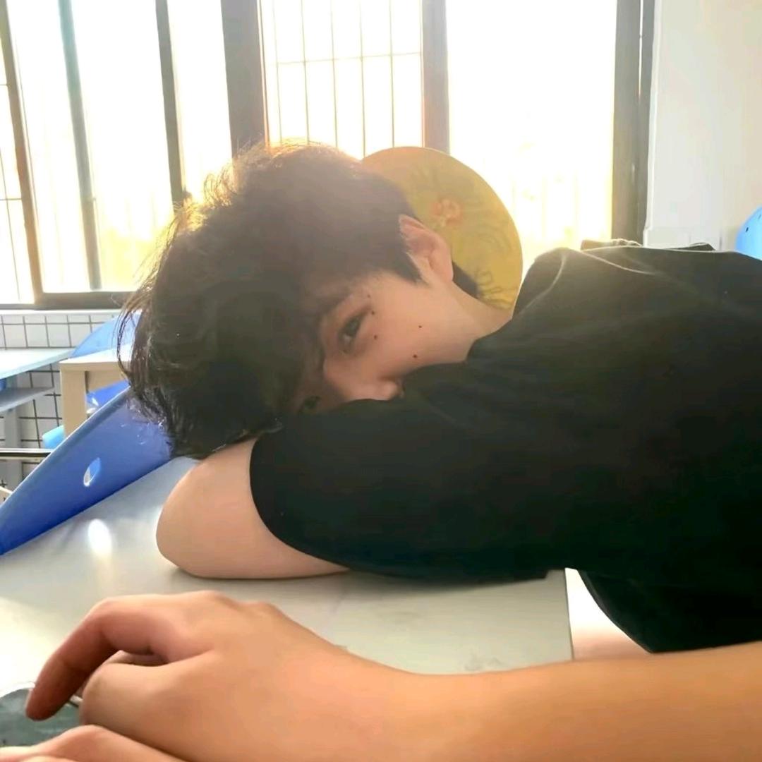 爱吃麦旋风.