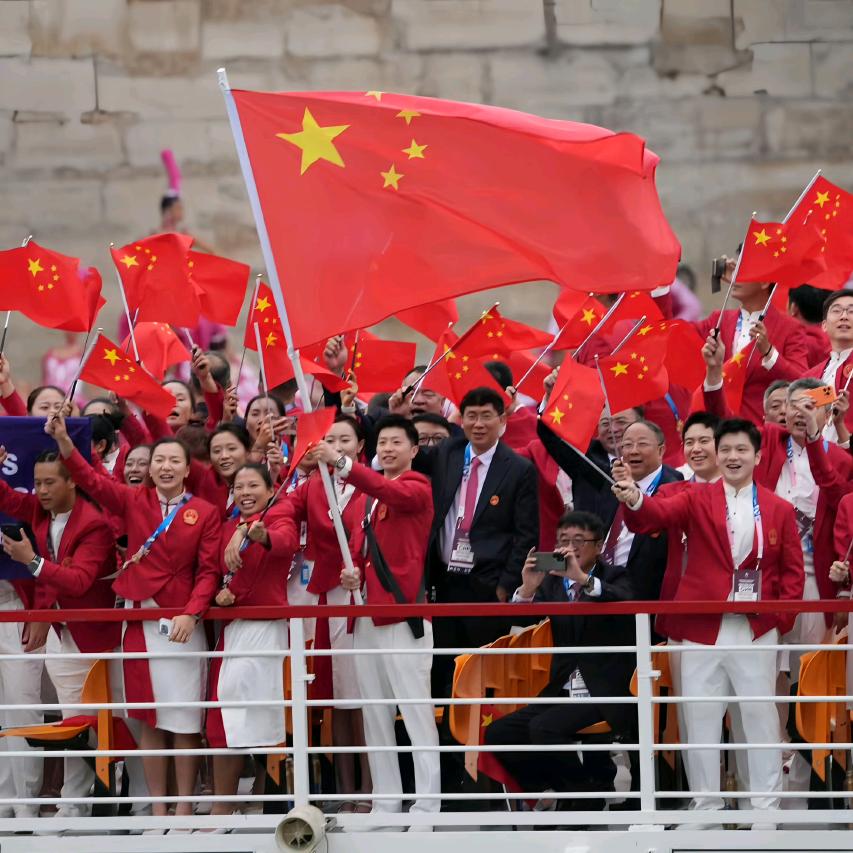人民至上 ☭