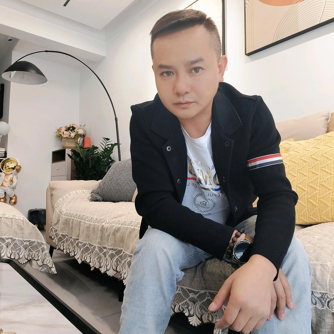 贵阳折耳 根祥哥头像