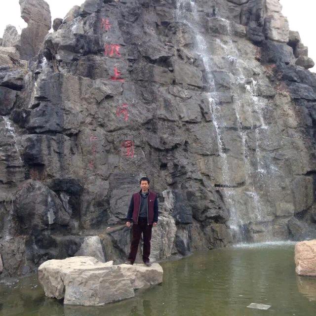 刘师傅贴砖