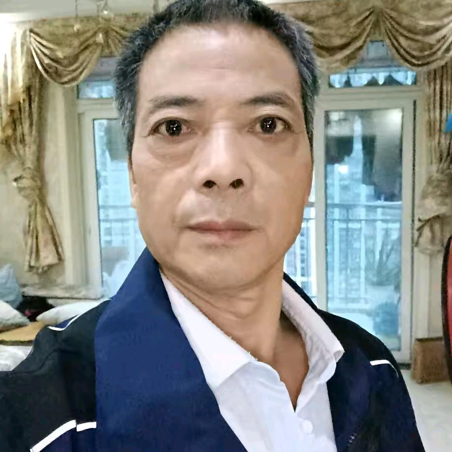 一直在努力: