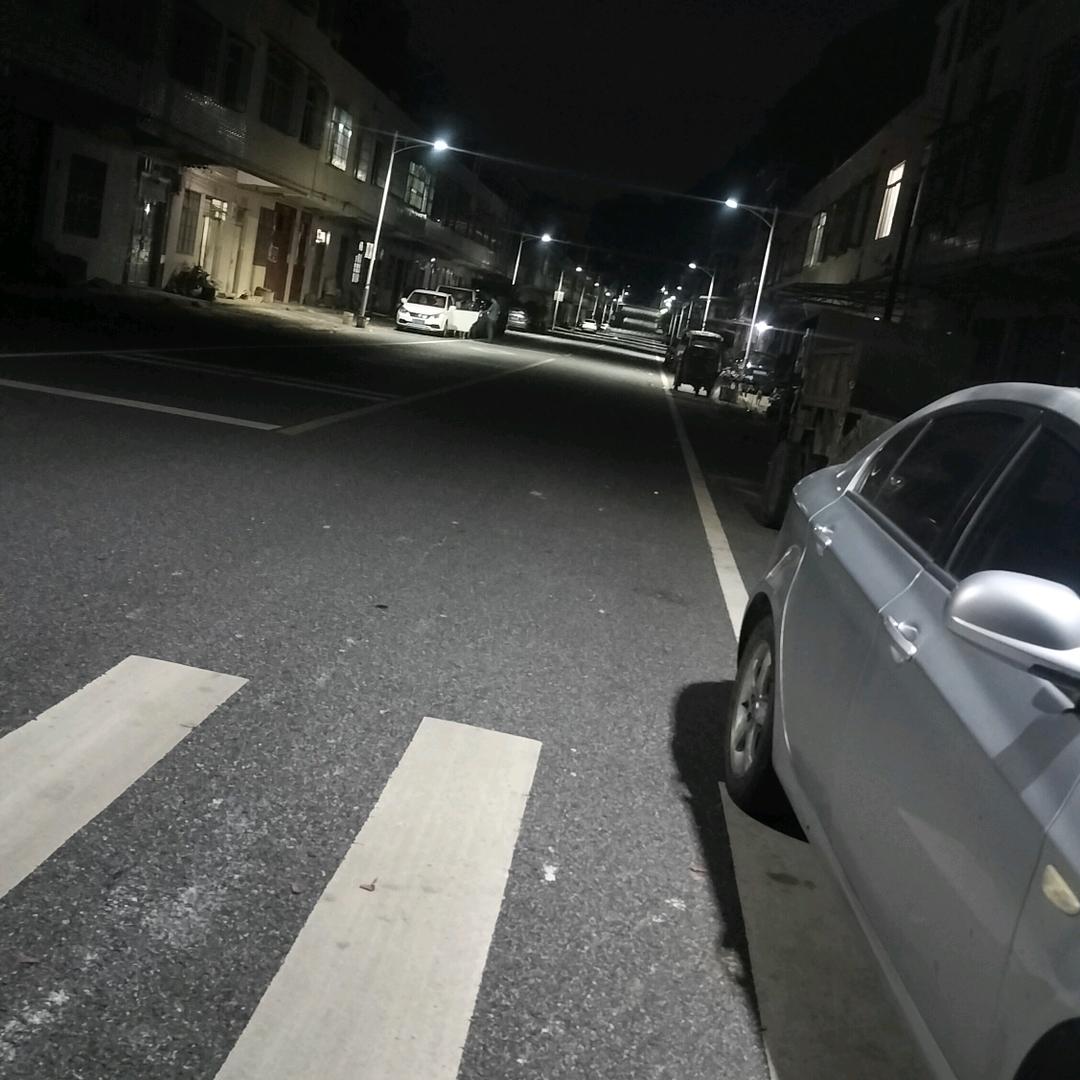 穷人长得丑没人要