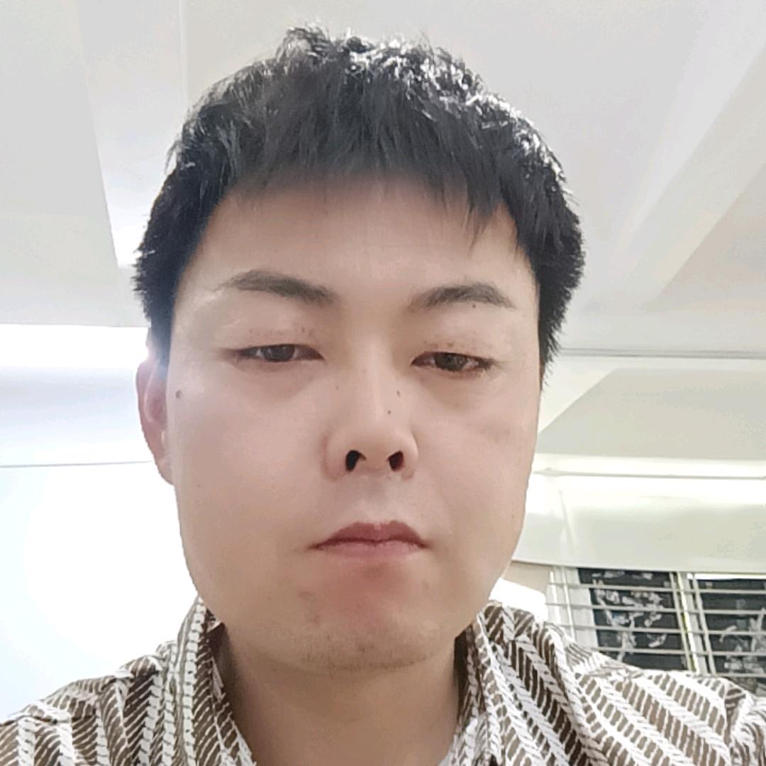 爱笑小哥哥
