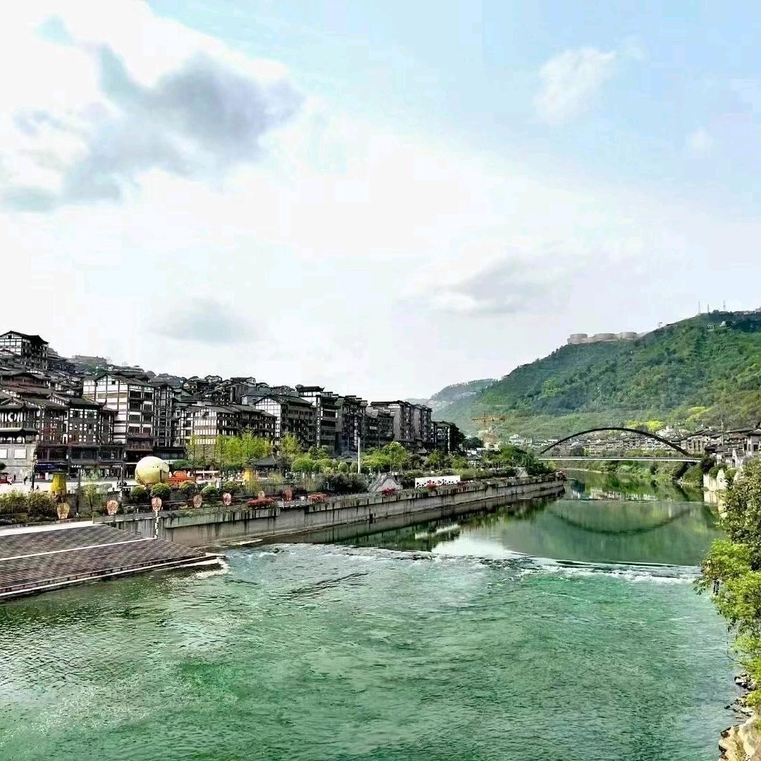 三个华人小酒馆