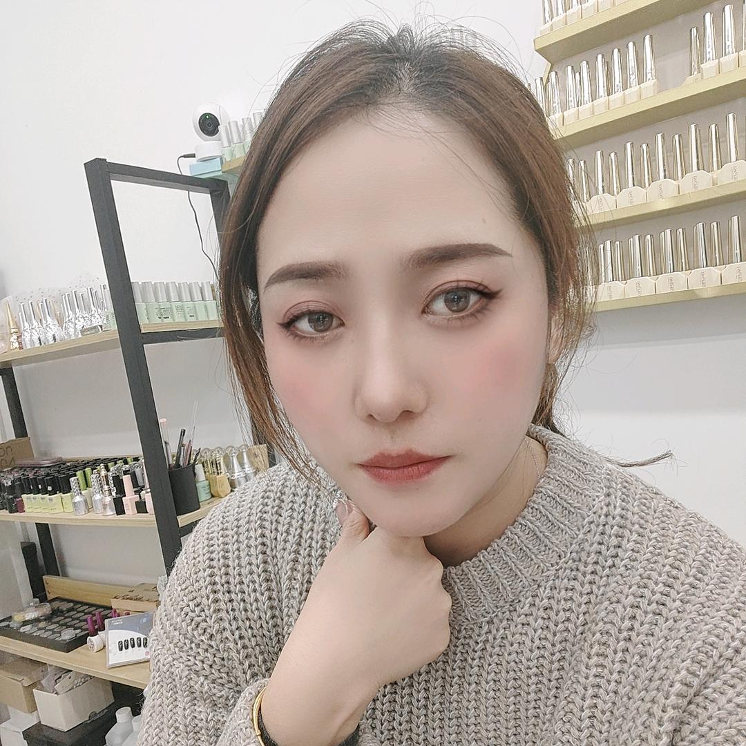 转角美甲美睫店