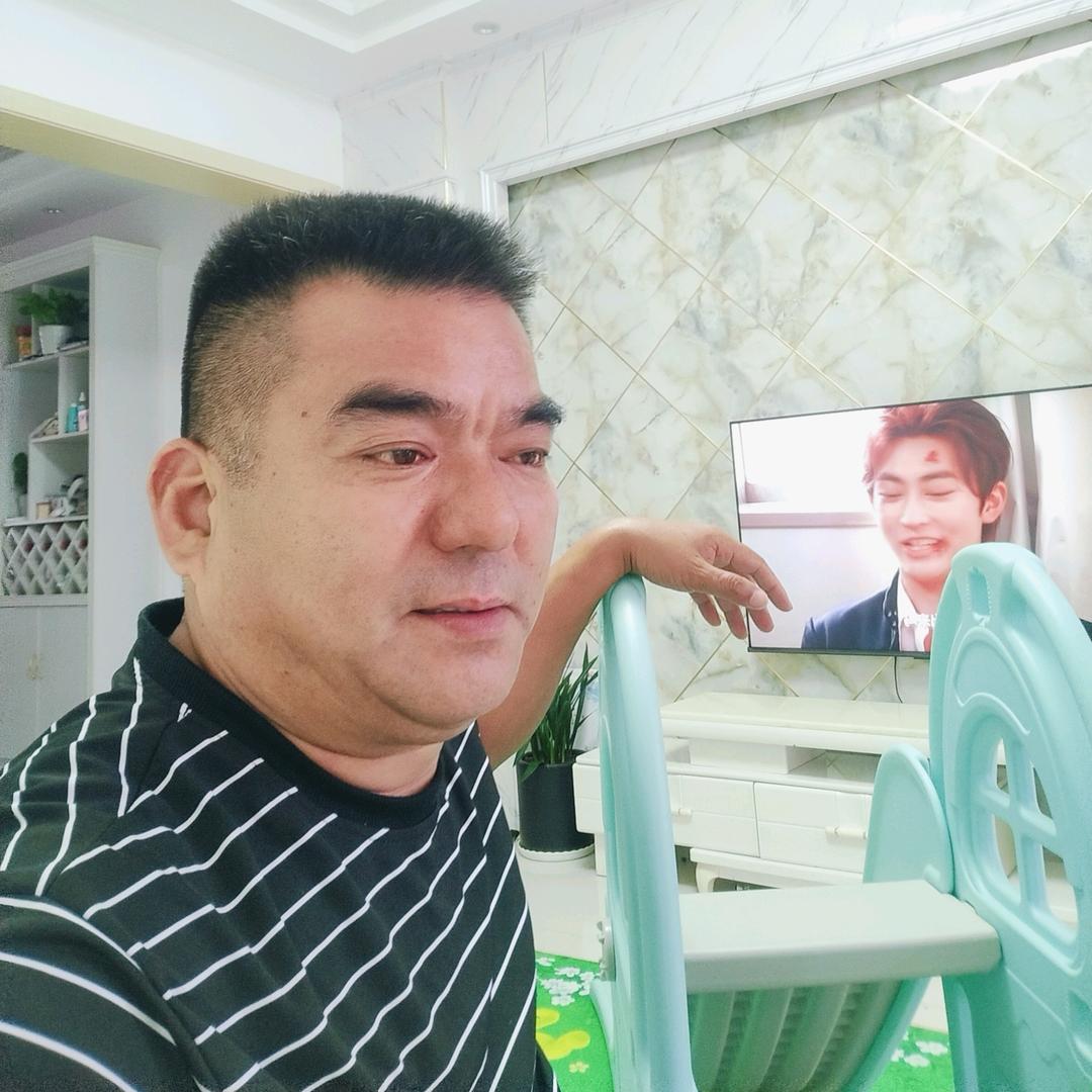 大挖机找事做