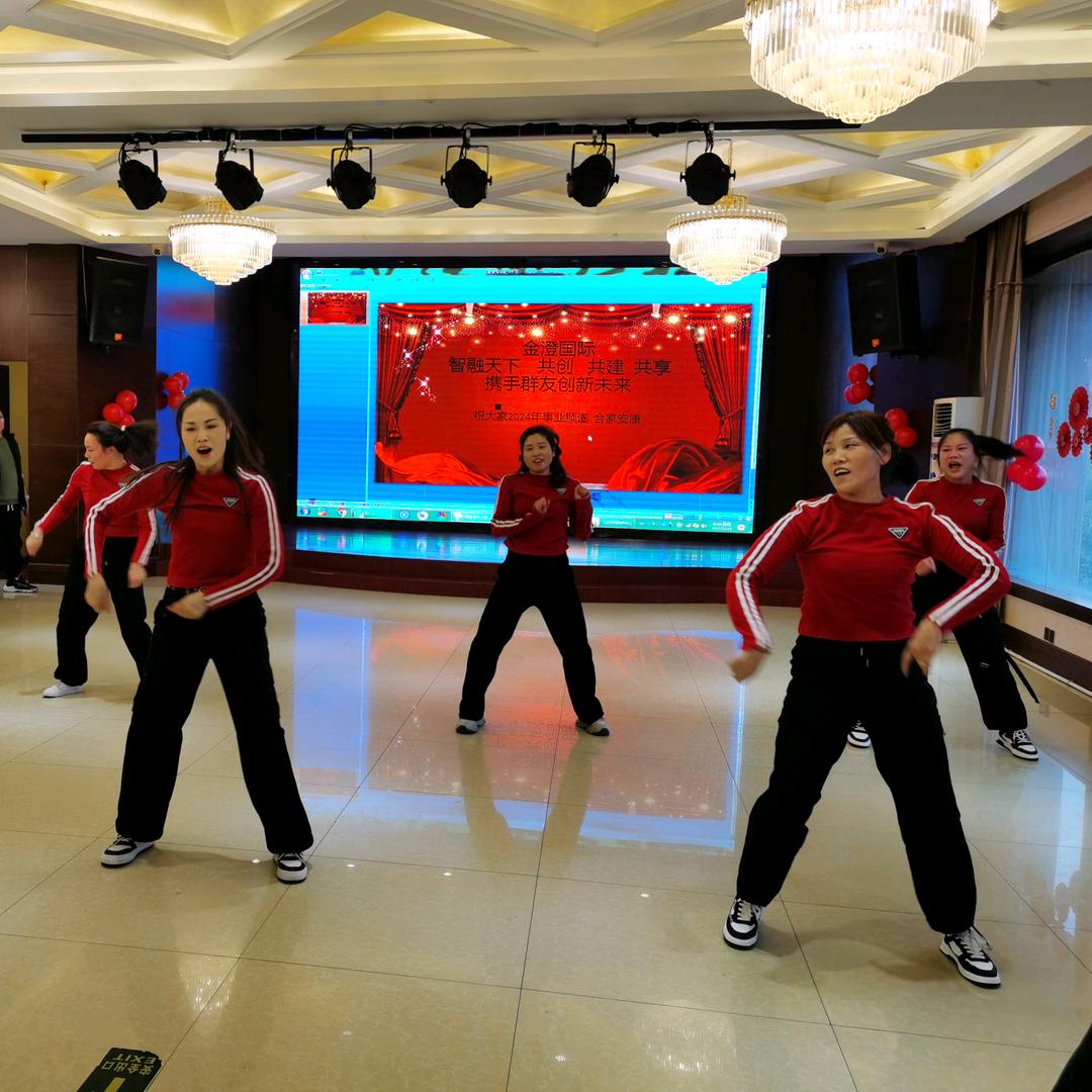 江东娱乐城，歌舞健身，军哥企业会客厅！