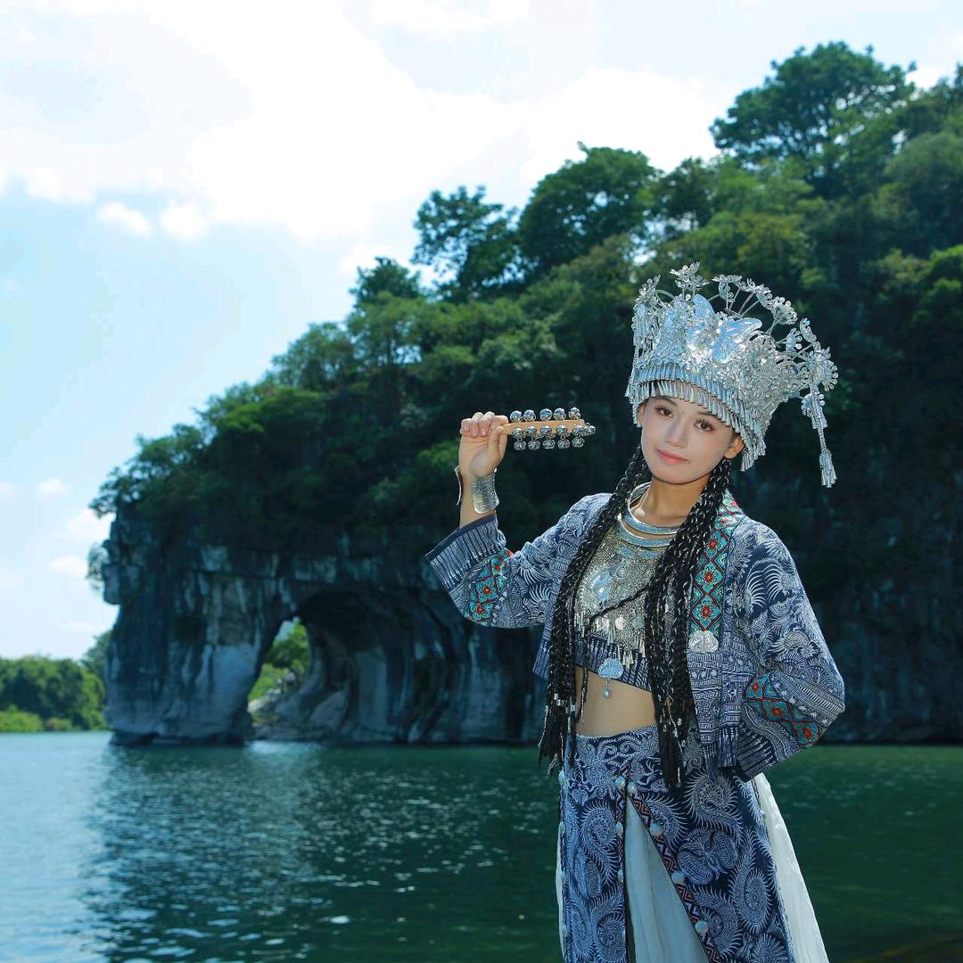 小时候叫我花花妹的