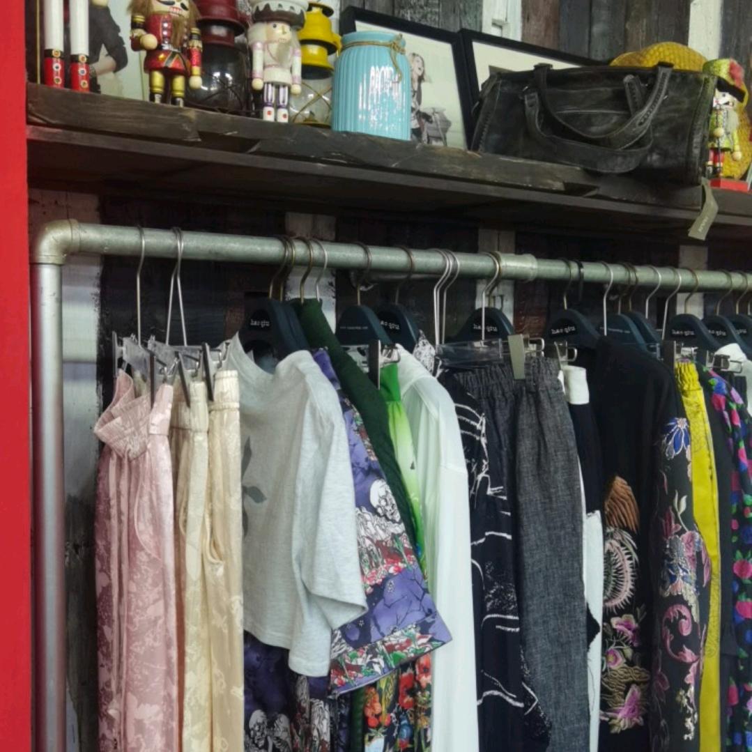 桃色中古潮流集合店