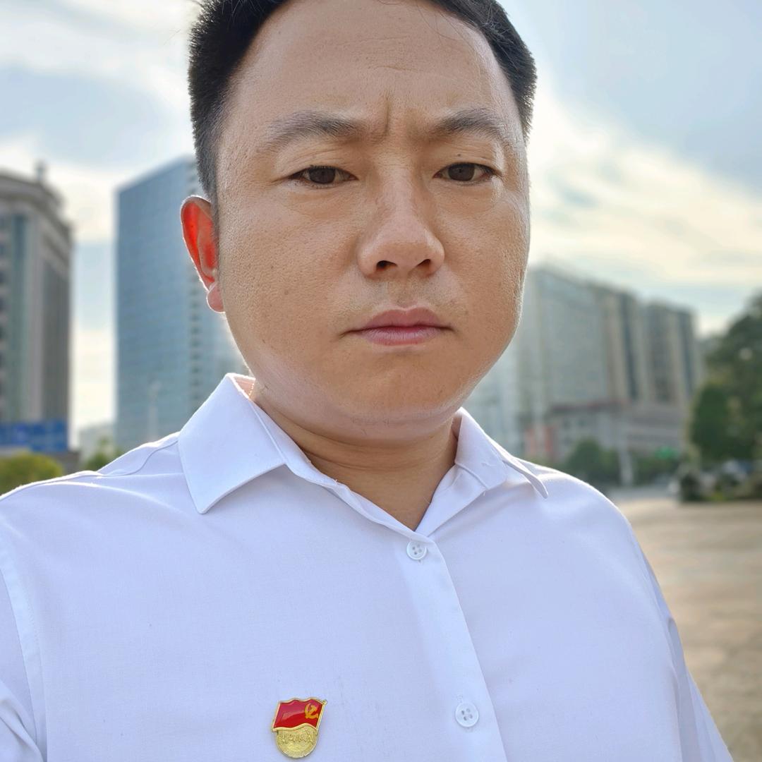 召召哥（兵书记）