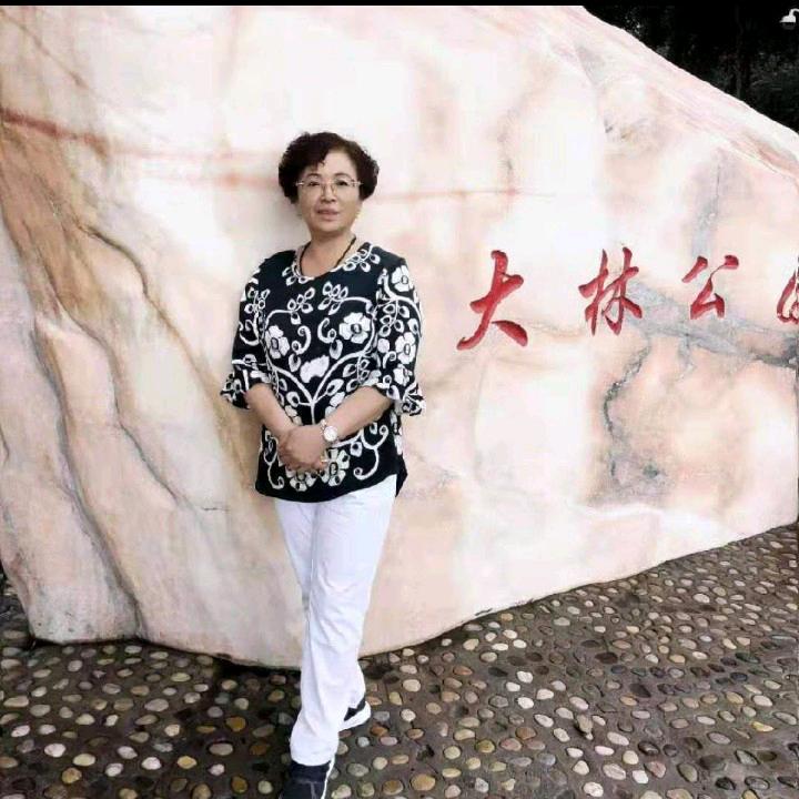 杨丽