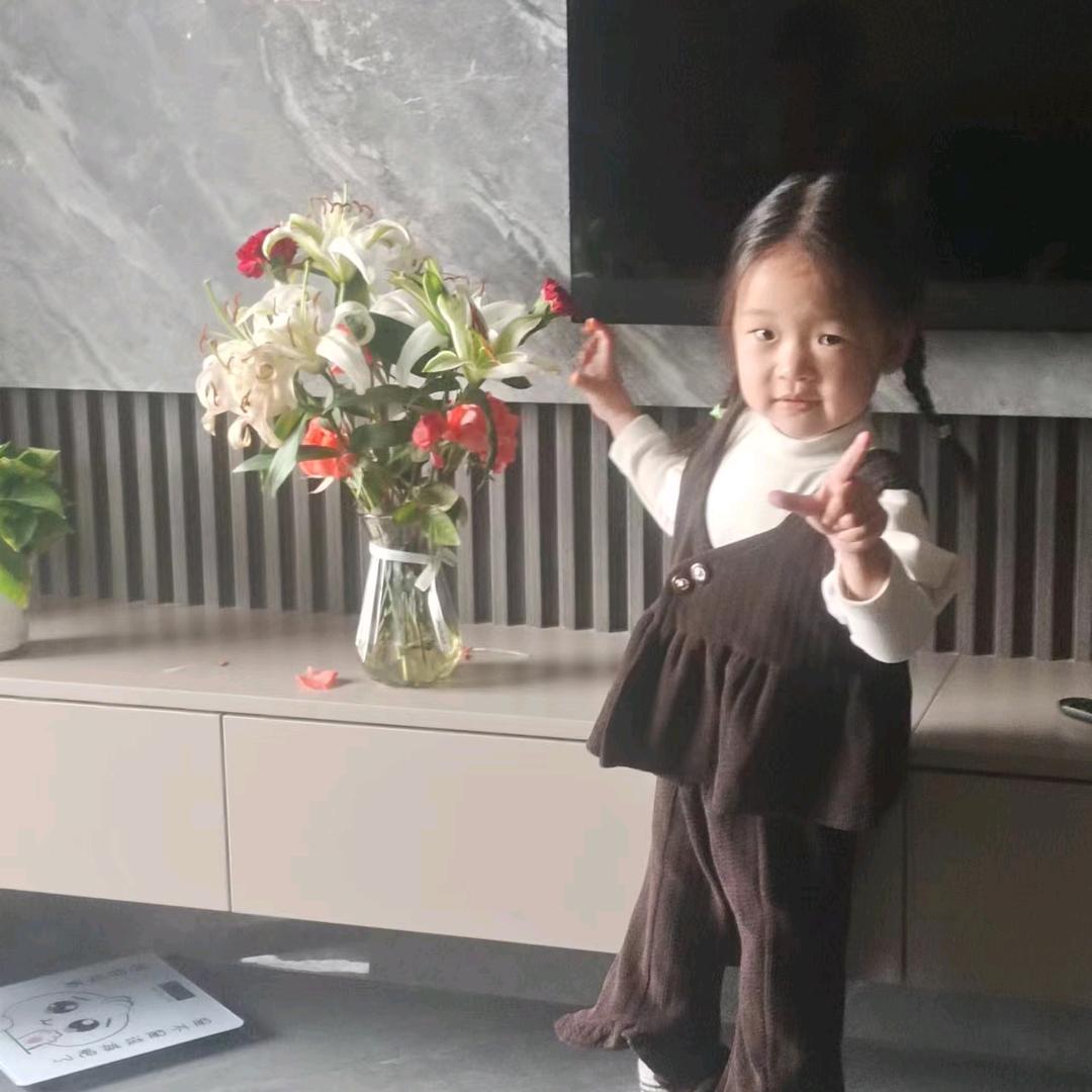 何美英