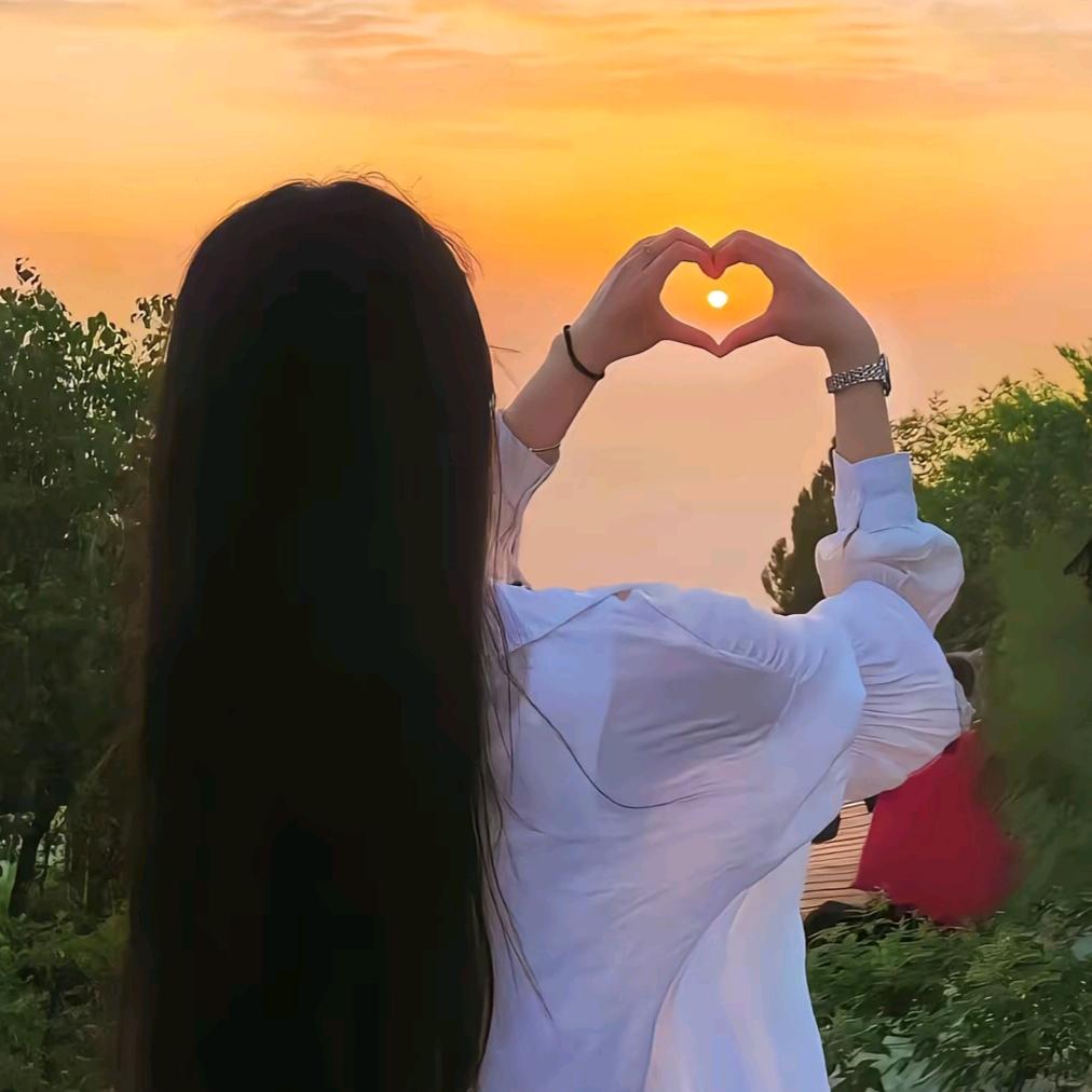 🐝 玲儿姐姐(富贵小跟班）)