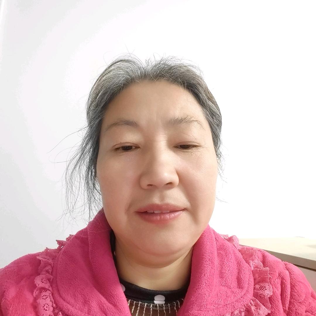 容儿开心穿搭